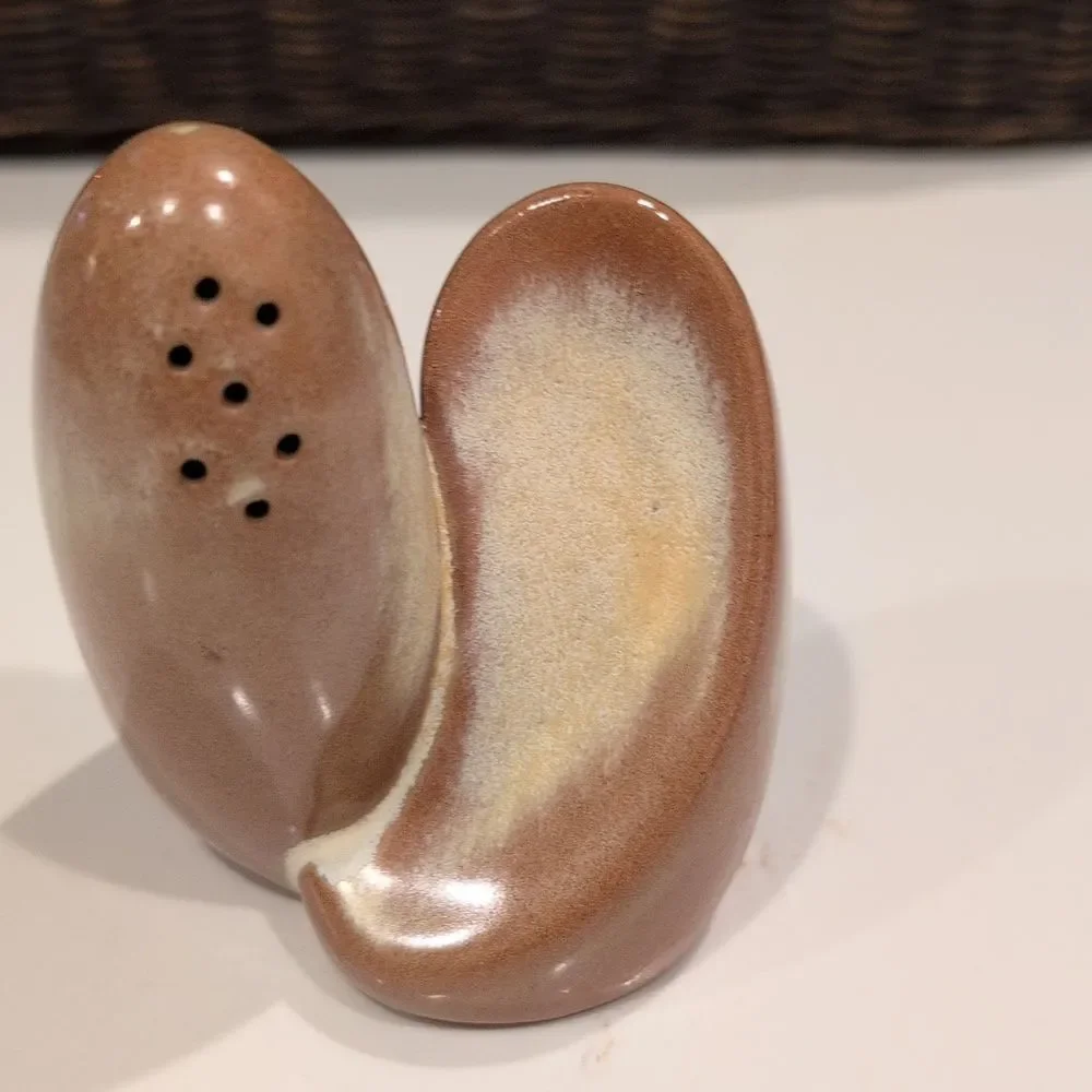 Frankoma Pottery Desert Gold Lazy Bones Vintage Salt and Pepper Shaker Set